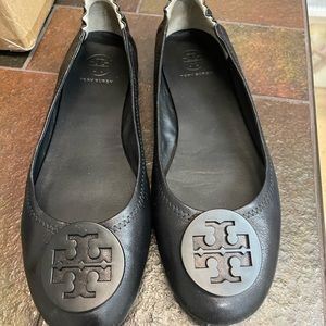 Tory burch Minnie ballet flats..🖤✔️
